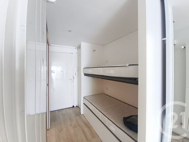 Appartement Studio &agrave; louer - 1 pi&egrave;ce - 35,99 m2 - Juan Les Pins - 06 - PROVENCE-ALPES-COTE-D-AZUR