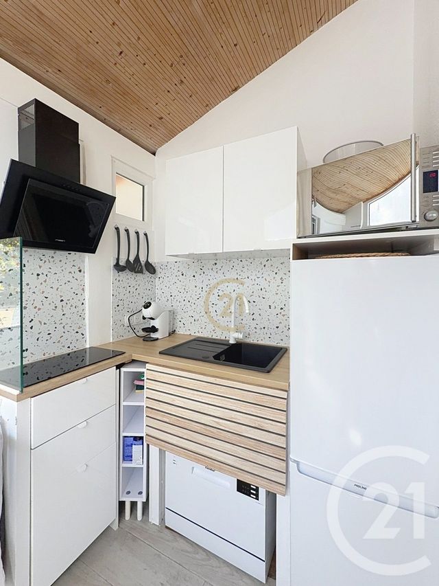 Appartement F1 &agrave; louer - 1 pi&egrave;ce - 22 m2 - Antibes - 06 - PROVENCE-ALPES-COTE-D-AZUR
