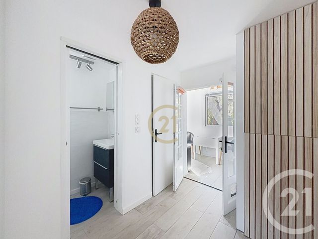 Appartement F1 &agrave; louer - 1 pi&egrave;ce - 22 m2 - Antibes - 06 - PROVENCE-ALPES-COTE-D-AZUR