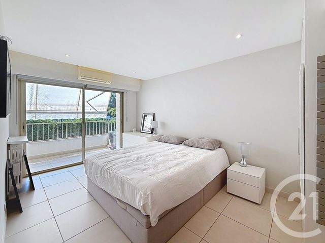 Appartement F3 &agrave; vendre - 3 pi&egrave;ces - 75,76 m2 - Vallauris - 06 - PROVENCE-ALPES-COTE-D-AZUR