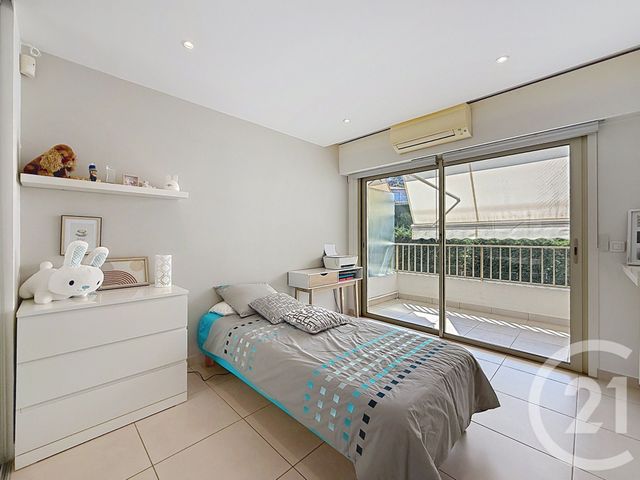 Appartement F3 &agrave; vendre - 3 pi&egrave;ces - 75,76 m2 - Vallauris - 06 - PROVENCE-ALPES-COTE-D-AZUR