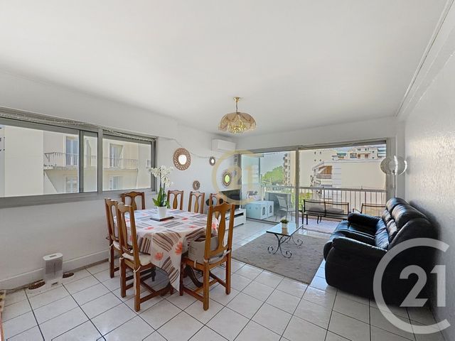 Appartement F3 &agrave; louer - 3 pi&egrave;ces - 64,31 m2 - Antibes - 06 - PROVENCE-ALPES-COTE-D-AZUR
