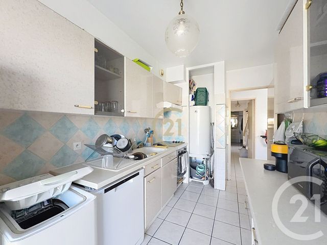 Appartement F3 &agrave; louer - 3 pi&egrave;ces - 64,31 m2 - Antibes - 06 - PROVENCE-ALPES-COTE-D-AZUR