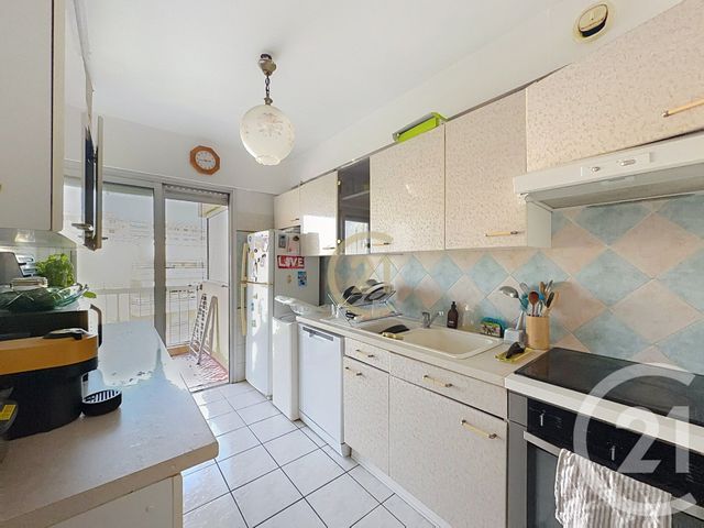 Appartement F3 &agrave; louer - 3 pi&egrave;ces - 64,31 m2 - Antibes - 06 - PROVENCE-ALPES-COTE-D-AZUR