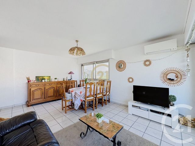 Appartement F3 &agrave; louer - 3 pi&egrave;ces - 64,31 m2 - Antibes - 06 - PROVENCE-ALPES-COTE-D-AZUR