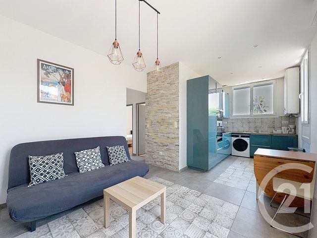 Appartement F3 &agrave; louer - 3 pi&egrave;ces - 46,47 m2 - Antibes - 06 - PROVENCE-ALPES-COTE-D-AZUR