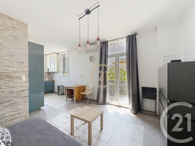 Appartement F3 &agrave; louer - 3 pi&egrave;ces - 46,47 m2 - Antibes - 06 - PROVENCE-ALPES-COTE-D-AZUR