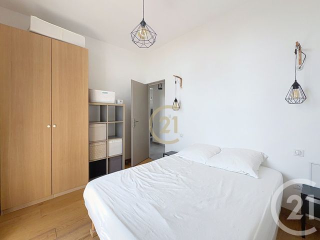 Appartement F3 &agrave; louer - 3 pi&egrave;ces - 46,47 m2 - Antibes - 06 - PROVENCE-ALPES-COTE-D-AZUR