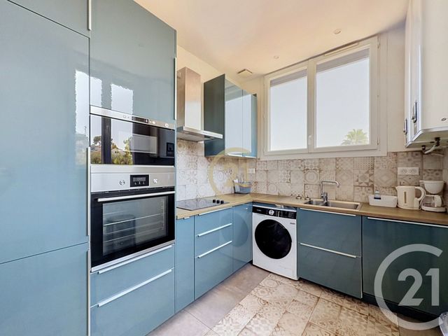 Appartement F3 &agrave; louer - 3 pi&egrave;ces - 46,47 m2 - Antibes - 06 - PROVENCE-ALPES-COTE-D-AZUR