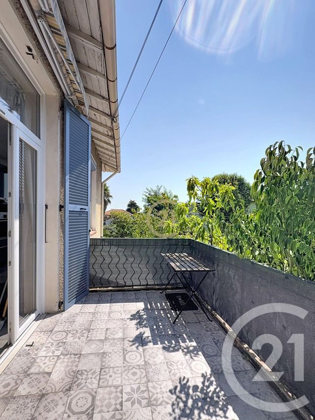 Appartement F3 &agrave; louer - 3 pi&egrave;ces - 46,47 m2 - Antibes - 06 - PROVENCE-ALPES-COTE-D-AZUR