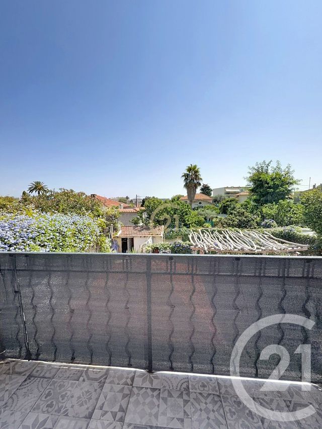 Appartement F3 &agrave; louer - 3 pi&egrave;ces - 46,47 m2 - Antibes - 06 - PROVENCE-ALPES-COTE-D-AZUR