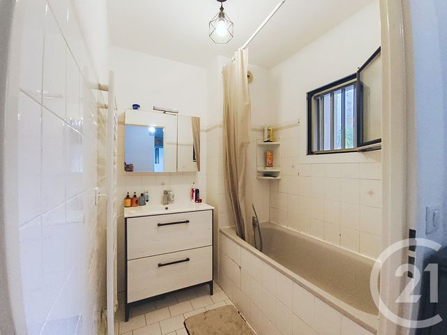 Appartement F3 &agrave; vendre - 3 pi&egrave;ces - 50,40 m2 - Antibes - 06 - PROVENCE-ALPES-COTE-D-AZUR