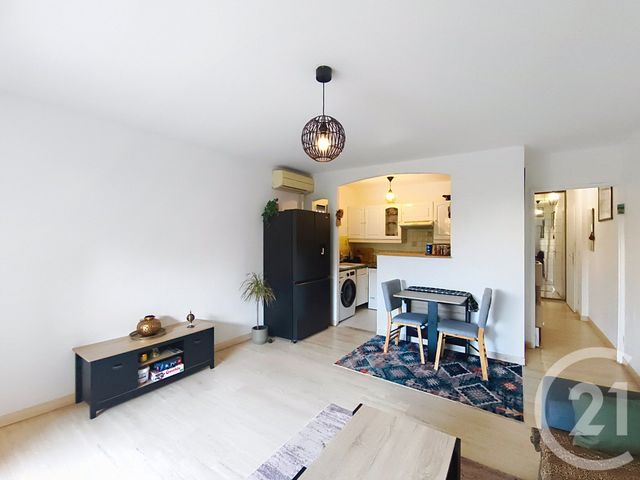 Appartement F3 &agrave; vendre - 3 pi&egrave;ces - 50,40 m2 - Antibes - 06 - PROVENCE-ALPES-COTE-D-AZUR