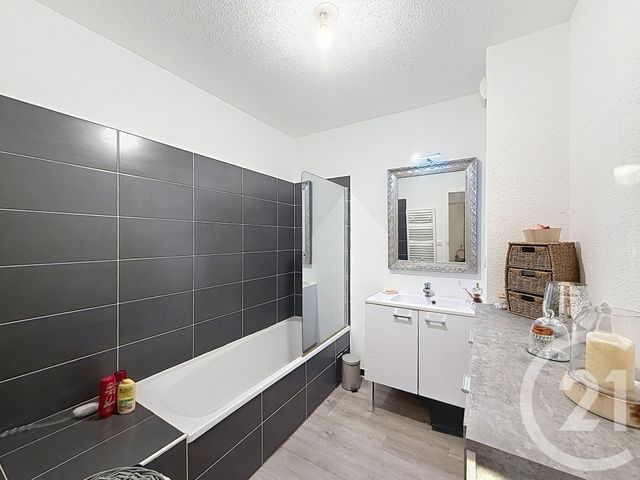 Appartement F3 &agrave; vendre - 3 pi&egrave;ces - 59,70 m2 - Antibes - 06 - PROVENCE-ALPES-COTE-D-AZUR