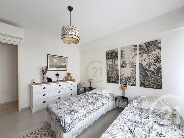 Appartement F3 &agrave; louer - 3 pi&egrave;ces - 72,72 m2 - Antibes - 06 - PROVENCE-ALPES-COTE-D-AZUR