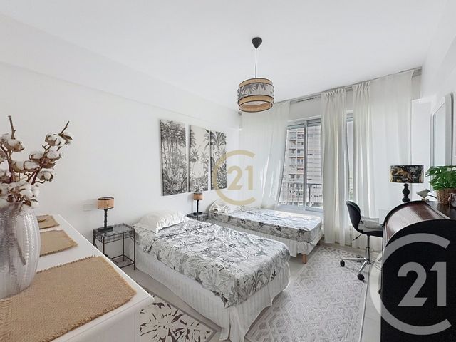 Appartement F3 &agrave; louer - 3 pi&egrave;ces - 72,72 m2 - Antibes - 06 - PROVENCE-ALPES-COTE-D-AZUR