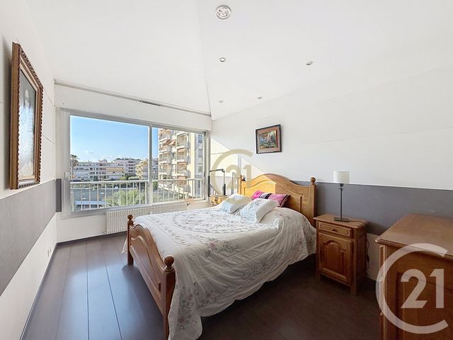 Appartement F3 &agrave; louer - 3 pi&egrave;ces - 73,41 m2 - Antibes - 06 - PROVENCE-ALPES-COTE-D-AZUR