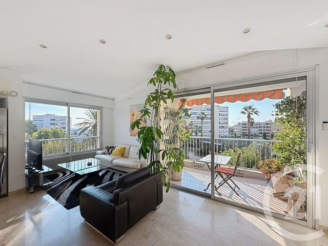 Appartement F3 &agrave; louer - 3 pi&egrave;ces - 73,41 m2 - Antibes - 06 - PROVENCE-ALPES-COTE-D-AZUR