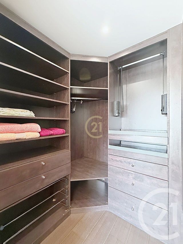 Appartement F3 &agrave; louer - 3 pi&egrave;ces - 73,41 m2 - Antibes - 06 - PROVENCE-ALPES-COTE-D-AZUR