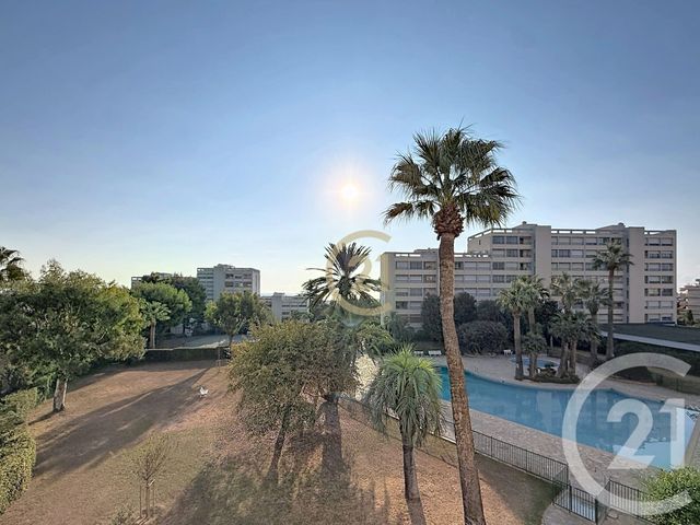 Appartement F3 &agrave; louer - 3 pi&egrave;ces - 73,41 m2 - Antibes - 06 - PROVENCE-ALPES-COTE-D-AZUR