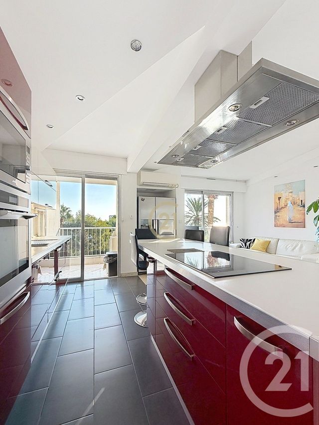 Appartement F3 &agrave; louer - 3 pi&egrave;ces - 73,41 m2 - Antibes - 06 - PROVENCE-ALPES-COTE-D-AZUR