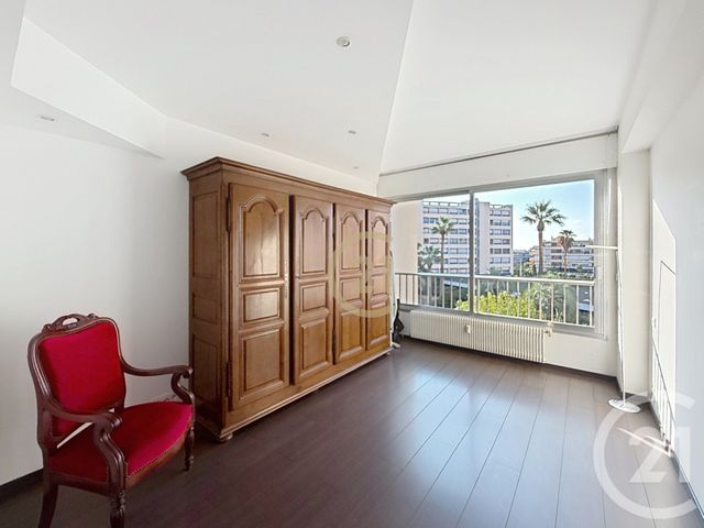 Appartement F3 &agrave; louer - 3 pi&egrave;ces - 73,41 m2 - Antibes - 06 - PROVENCE-ALPES-COTE-D-AZUR
