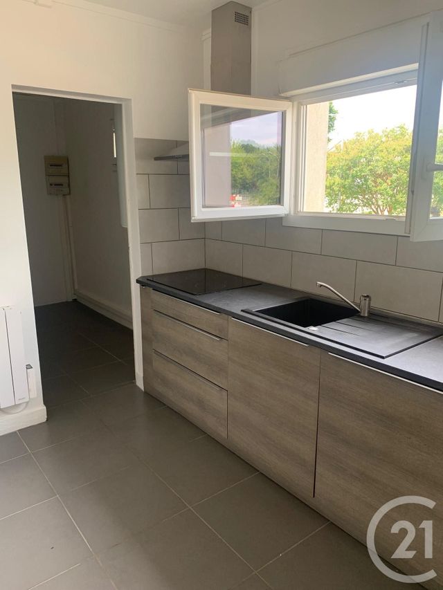 Appartement F3 &agrave; louer - 3 pi&egrave;ces - 76,49 m2 - Fleurance - 32 - MIDI-PYRENEES