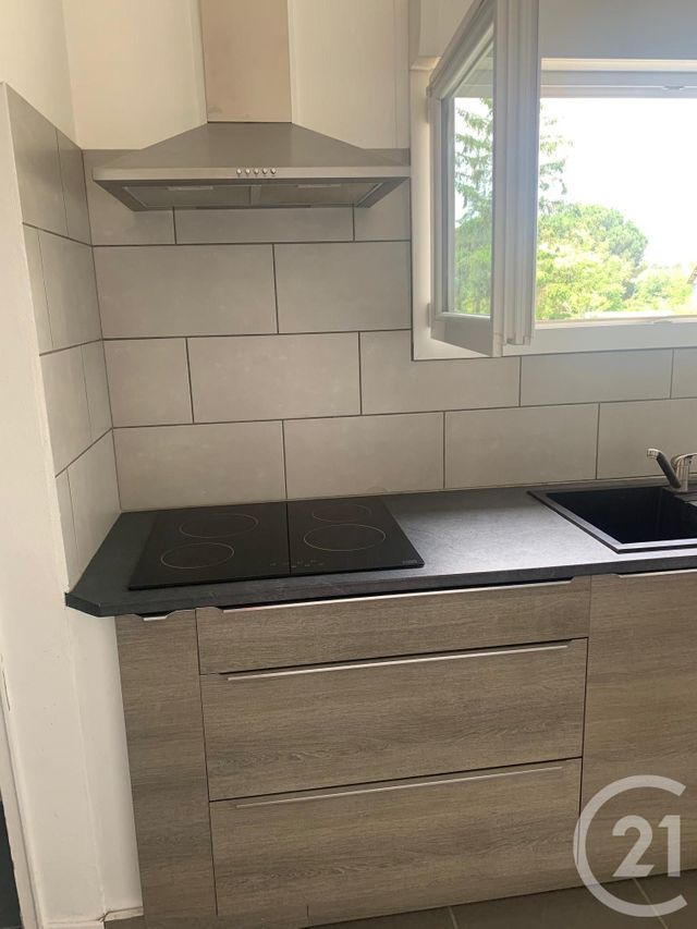 Appartement F3 &agrave; louer - 3 pi&egrave;ces - 76,49 m2 - Fleurance - 32 - MIDI-PYRENEES