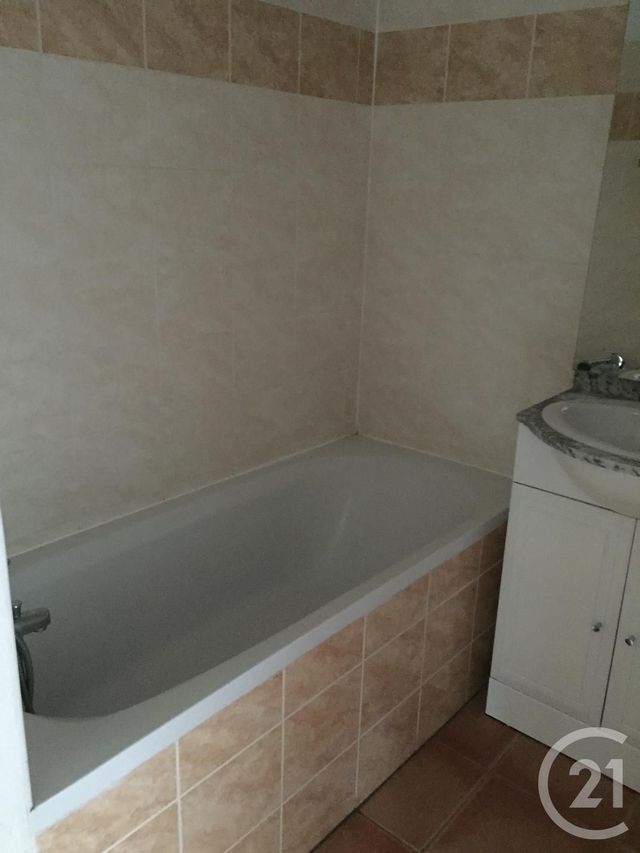Appartement F2 &agrave; louer - 2 pi&egrave;ces - 41,87 m2 - Auch - 32 - MIDI-PYRENEES
