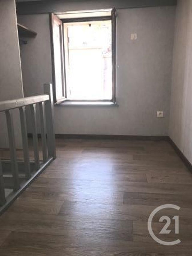 Appartement F1 &agrave; louer - 1 pi&egrave;ce - 12,50 m2 - Verdun - 55 - LORRAINE