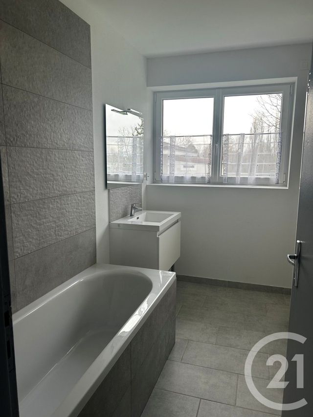 Maison &agrave; louer - 5 pi&egrave;ces - 115 m2 - Etain - 55 - LORRAINE
