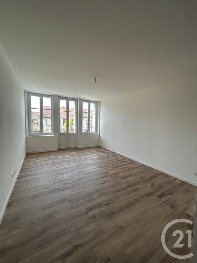 Maison &agrave; louer - 3 pi&egrave;ces - 85 m2 - Etain - 55 - LORRAINE