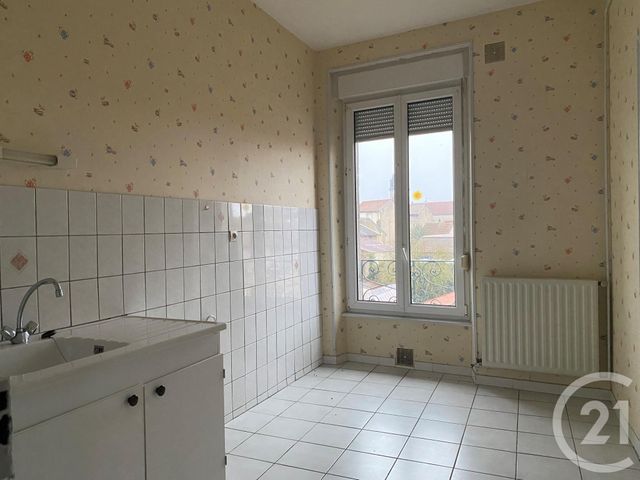 Appartement F2 &agrave; louer - 2 pi&egrave;ces - 46,93 m2 - Etain - 55 - LORRAINE
