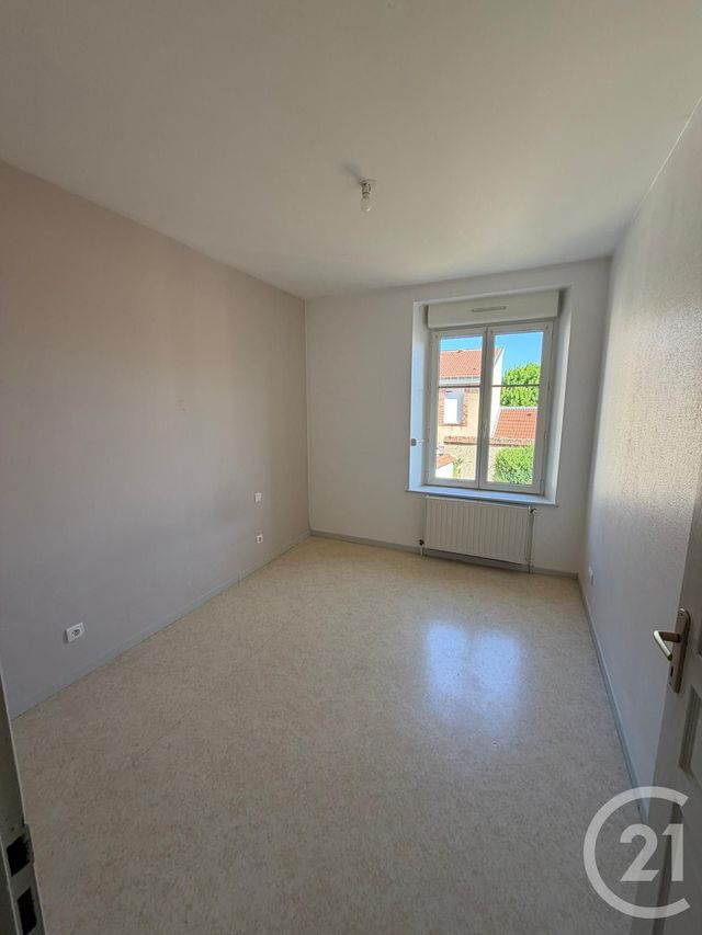 Appartement F4 &agrave; louer - 4 pi&egrave;ces - 72 m2 - Etain - 55 - LORRAINE