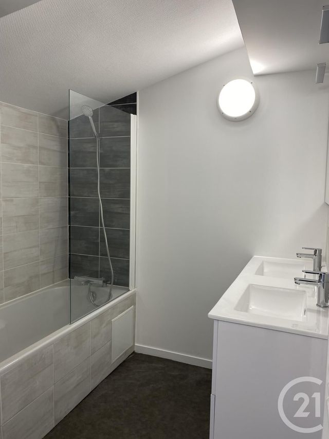 Appartement T3 &agrave; louer - 3 pi&egrave;ces - 67,44 m2 - Boulieu Les Annonay - 07 - RHONE-ALPES
