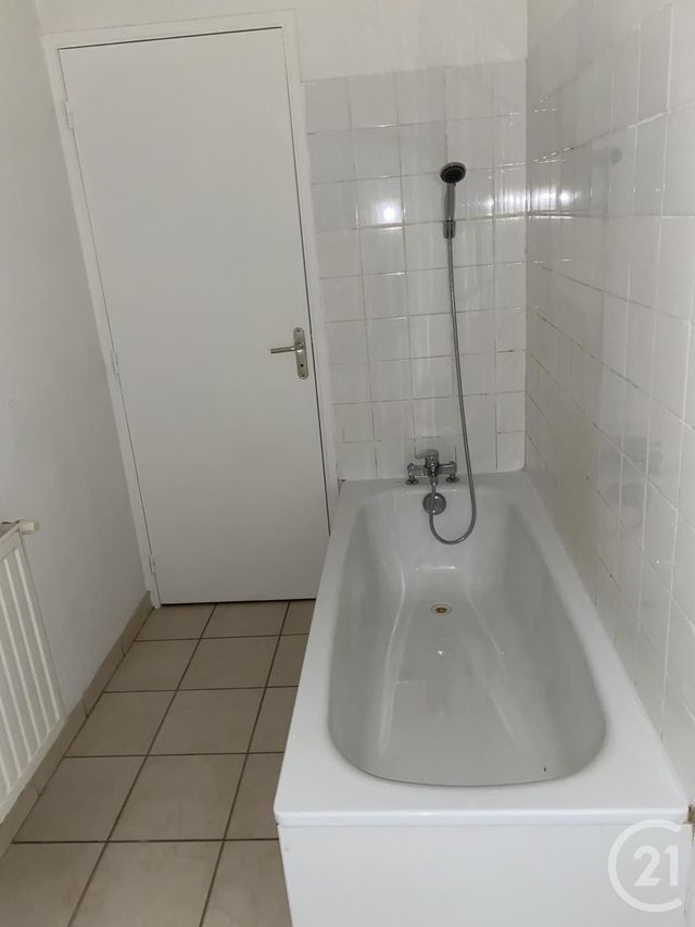 Appartement T2 &agrave; louer - 2 pi&egrave;ces - 44,78 m2 - Annonay - 07 - RHONE-ALPES