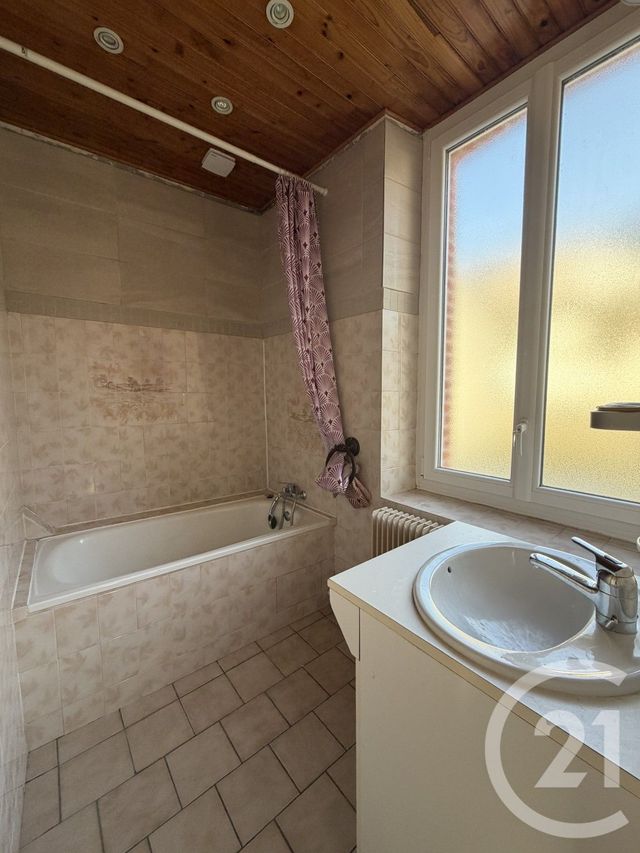 Appartement T4 &agrave; louer - 4 pi&egrave;ces - 75 m2 - Bourg Argental - 42 - RHONE-ALPES