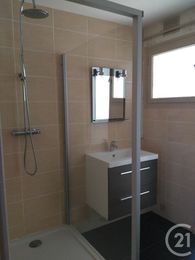 Appartement T3 &agrave; louer - 3 pi&egrave;ces - 79,44 m2 - Annonay - 07 - RHONE-ALPES