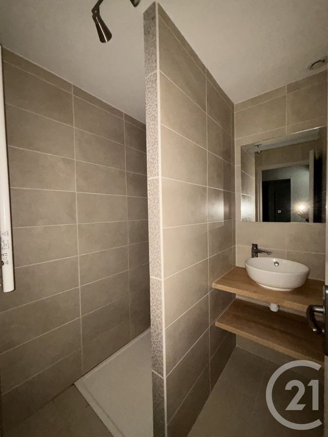 Appartement T2 &agrave; louer - 3 pi&egrave;ces - 54,50 m2 - Satillieu - 07 - RHONE-ALPES