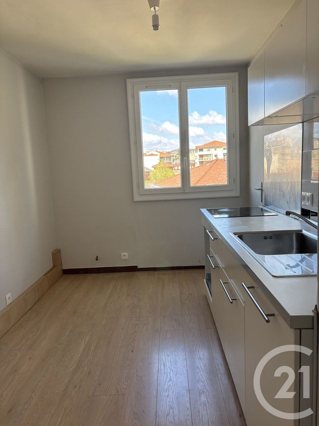 Appartement T3 &agrave; louer - 3 pi&egrave;ces - 71 m2 - Annonay - 07 - RHONE-ALPES