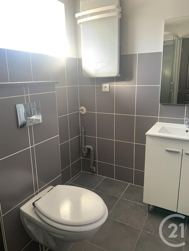 Appartement T3 &agrave; louer - 3 pi&egrave;ces - 56,59 m2 - Annonay - 07 - RHONE-ALPES