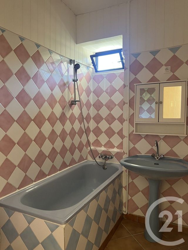 Appartement T4 &agrave; louer - 4 pi&egrave;ces - 91,32 m2 - Annonay - 07 - RHONE-ALPES