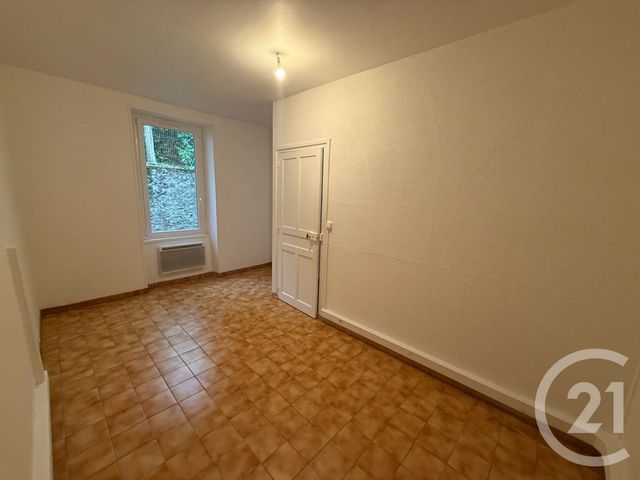 Appartement T3 &agrave; louer - 3 pi&egrave;ces - 66 m2 - Satillieu - 07 - RHONE-ALPES