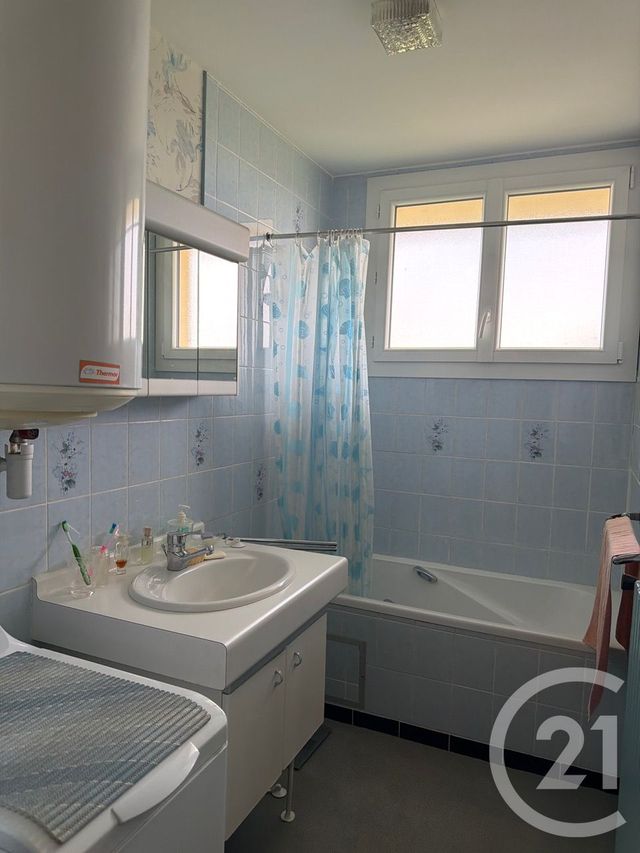 Appartement T4 &agrave; vendre - 5 pi&egrave;ces - 76,10 m2 - Annonay - 07 - RHONE-ALPES