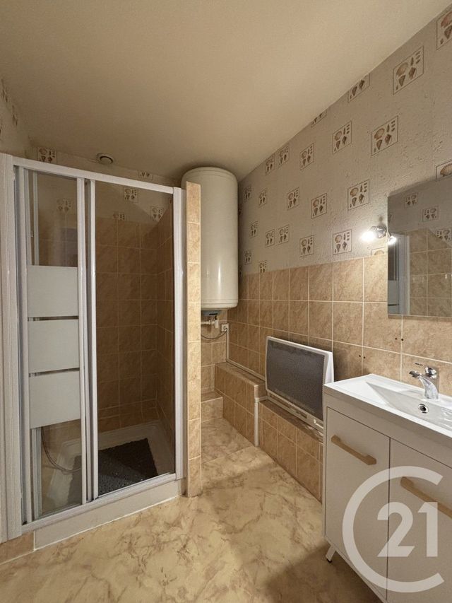 Appartement T3 &agrave; louer - 3 pi&egrave;ces - 87,70 m2 - St Julien Molin Molette - 42 - RHONE-ALPES