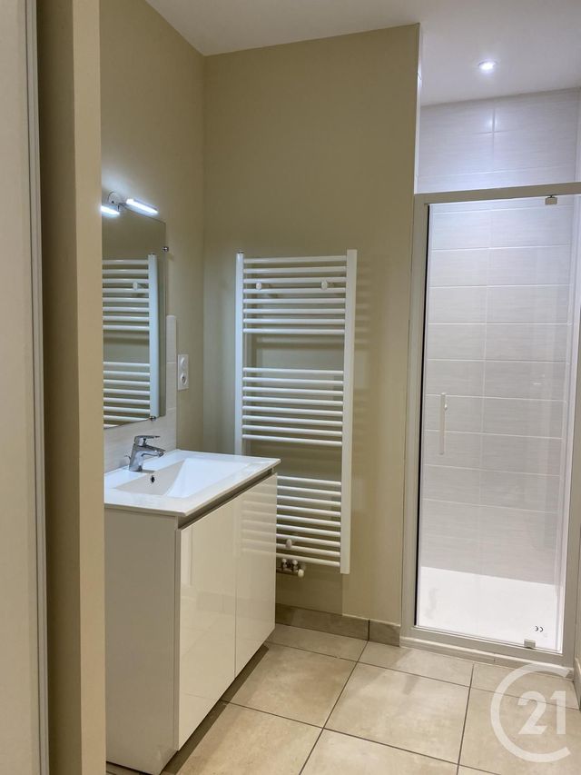 Appartement T3 &agrave; louer - 3 pi&egrave;ces - 69,52 m2 - Annonay - 07 - RHONE-ALPES