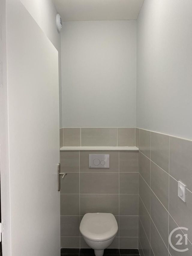 Appartement T3 &agrave; louer - 3 pi&egrave;ces - 69,40 m2 - Annonay - 07 - RHONE-ALPES