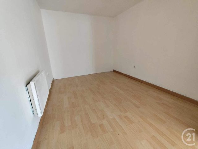 Appartement Studio &agrave; louer - 1 pi&egrave;ce - 38 m2 - Roiffieux - 07 - RHONE-ALPES