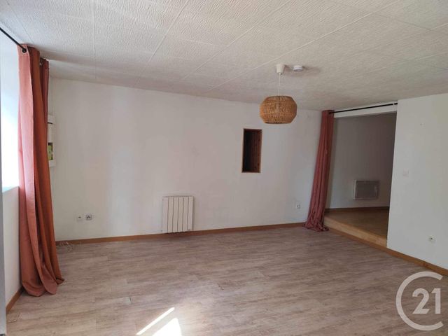 Appartement Studio &agrave; louer - 1 pi&egrave;ce - 38 m2 - Roiffieux - 07 - RHONE-ALPES