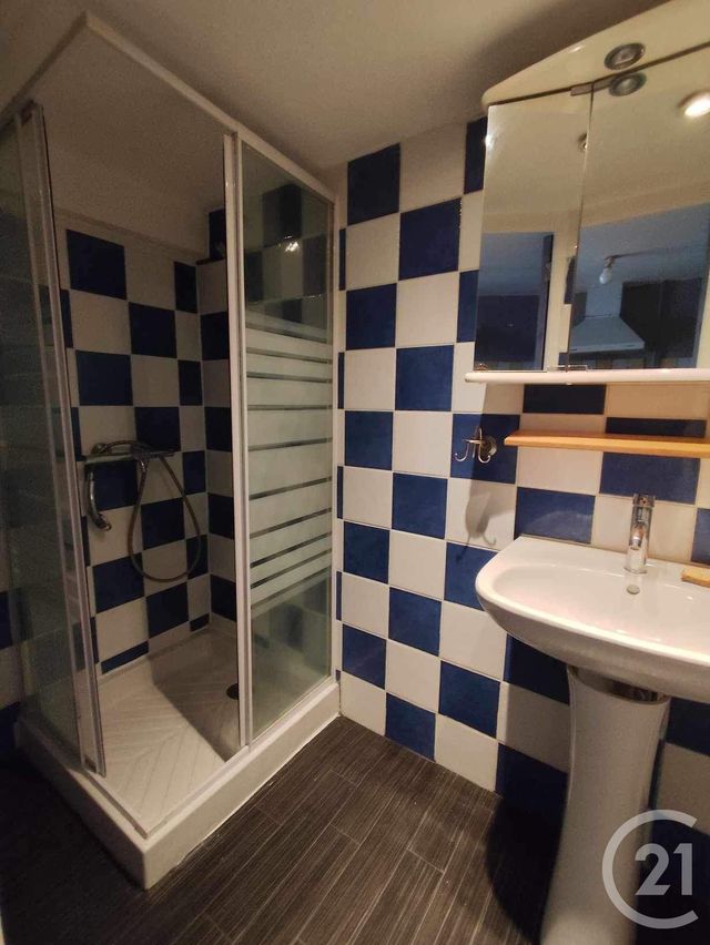 Appartement Studio &agrave; louer - 1 pi&egrave;ce - 38 m2 - Roiffieux - 07 - RHONE-ALPES